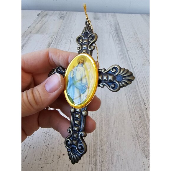 Vintage Jesus cross ornament gold brass religious Xmas tree - Picture 3 of 7
